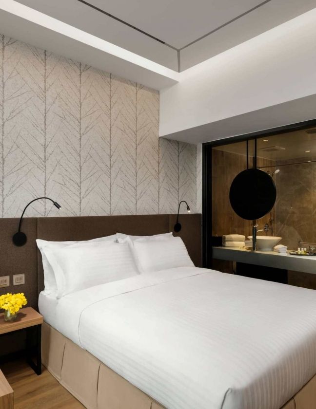 Newly Renovated Deluxe Queen Room at Park Hotel Hong Kong