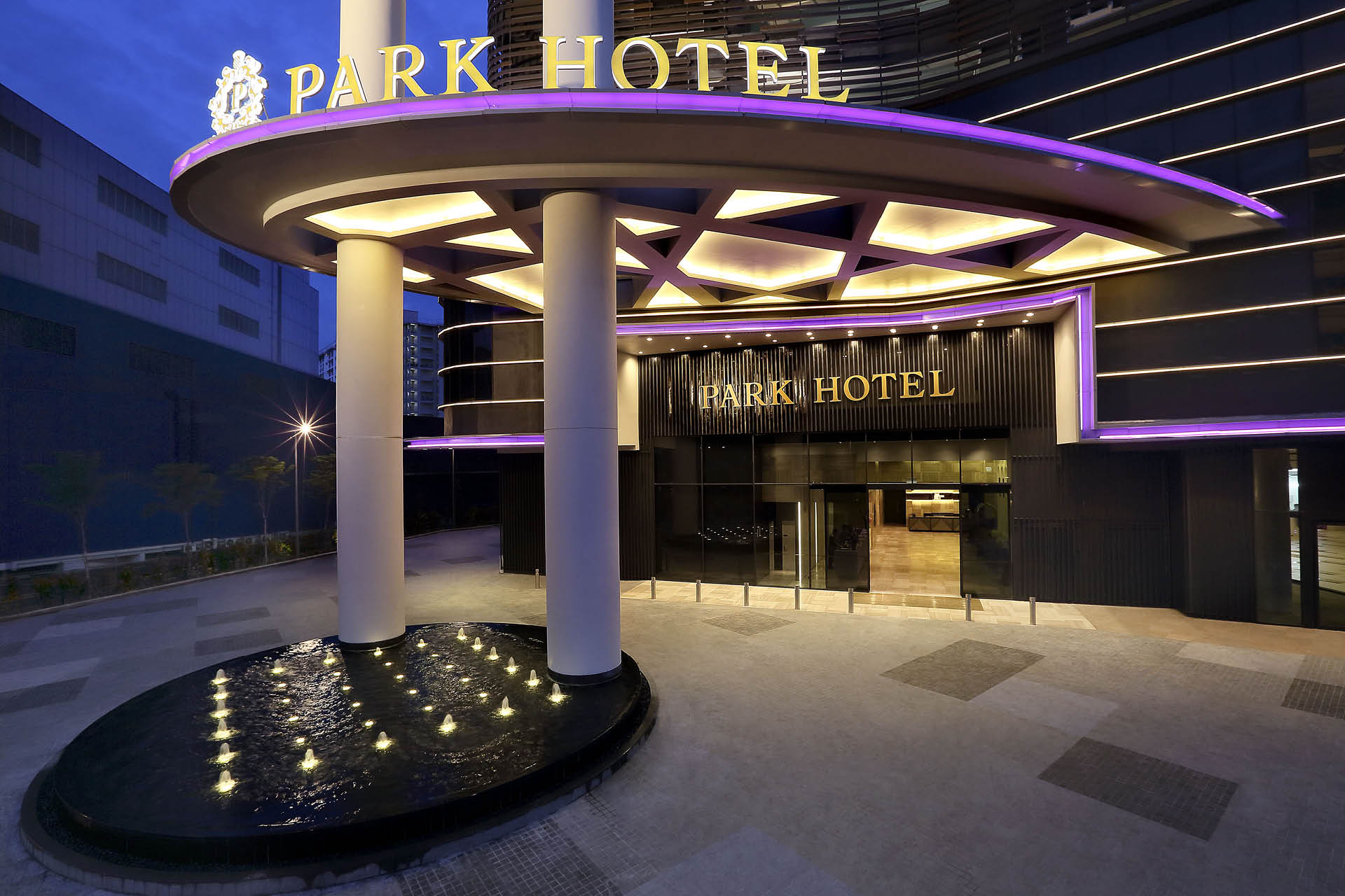 Hotel entrance of Park Hotel Alexandra Singapore